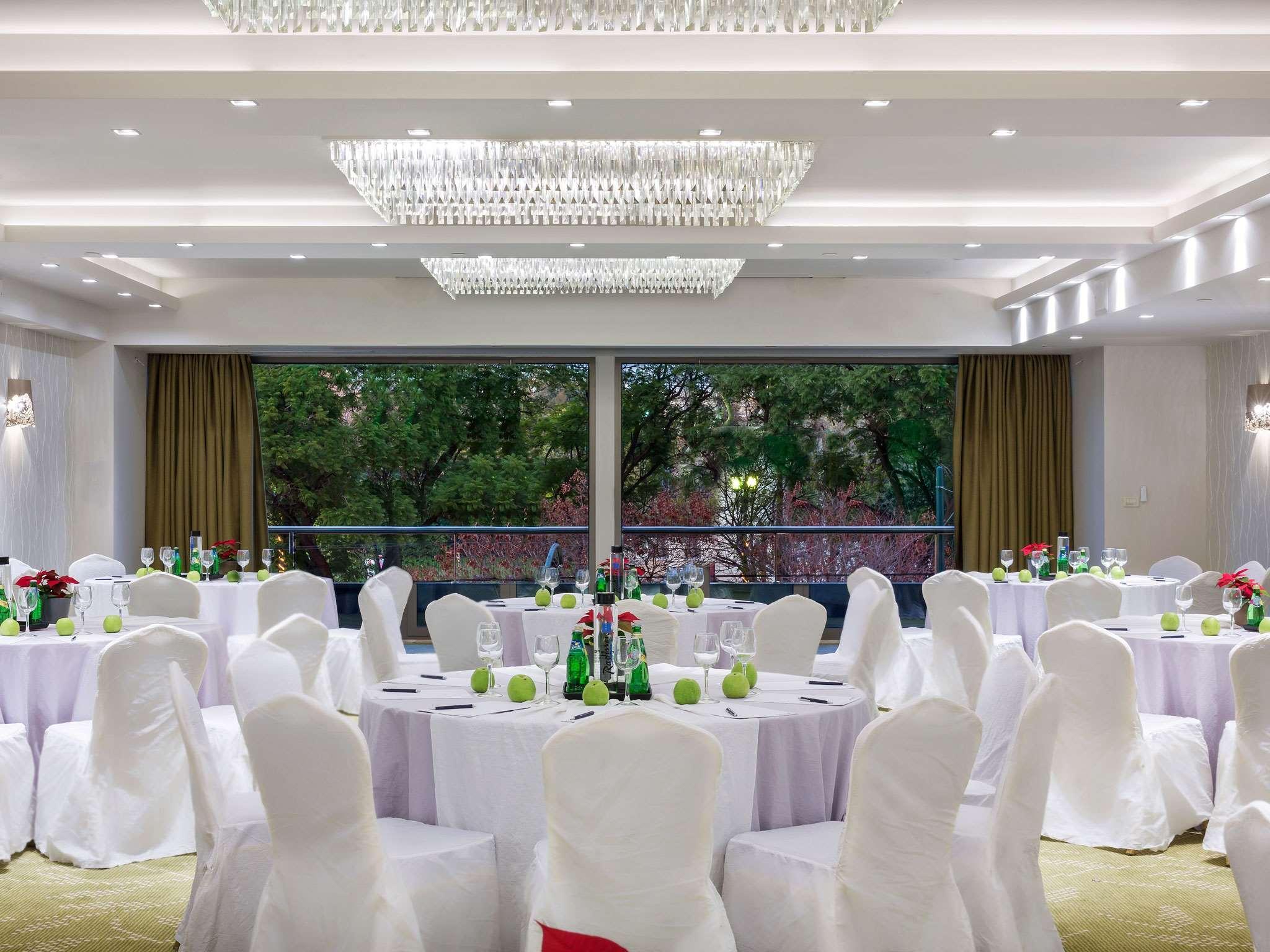 Radisson Blu Park Hotel Атина Екстериор снимка The ballroom