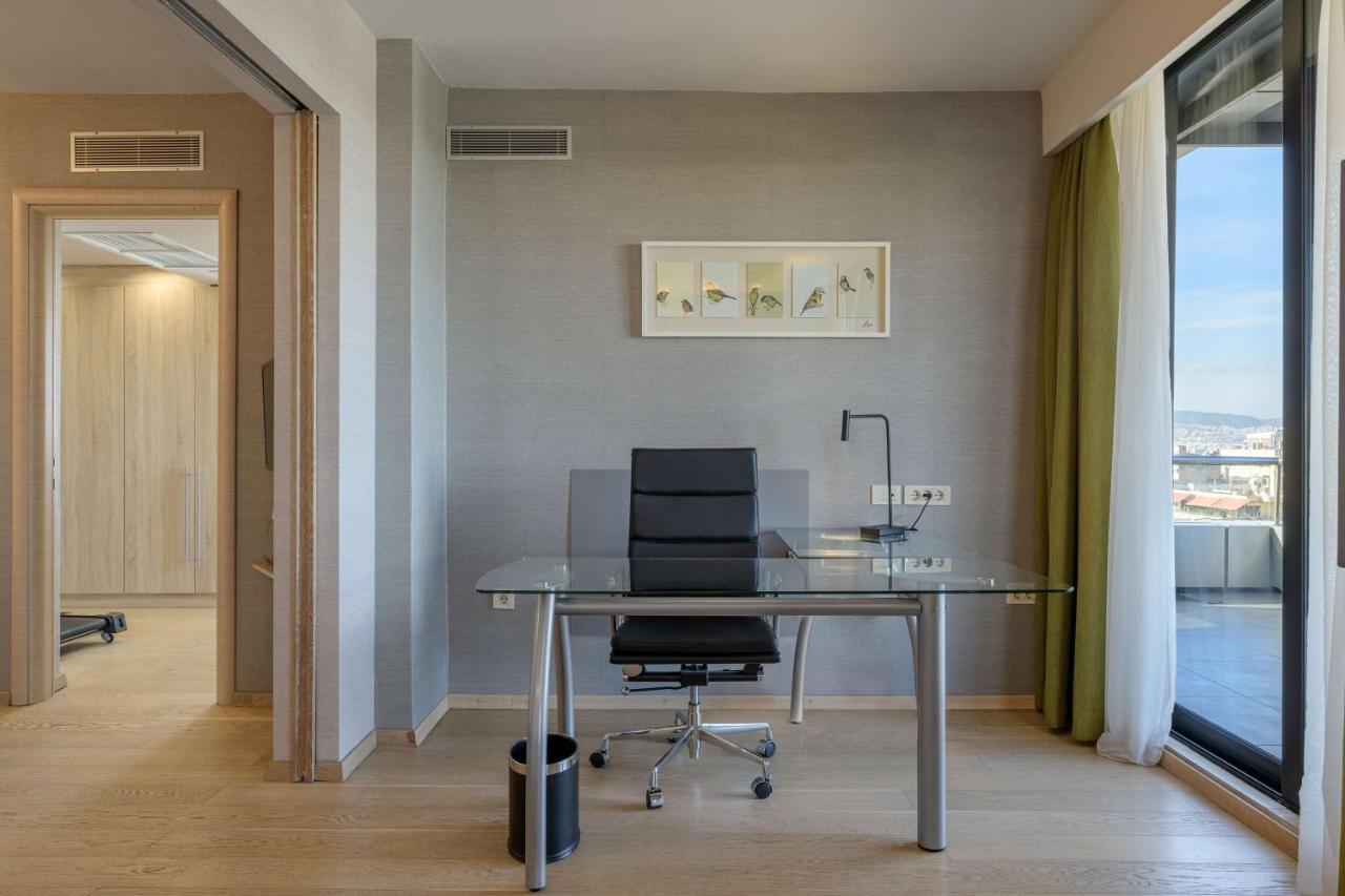 Radisson Blu Park Hotel Атина Екстериор снимка A typical office